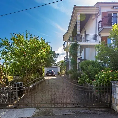 Guest house Barjaktaric Malinska